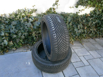 Predám 2x celoročné pneu HANKOOK 205/45 R17 88V - 2