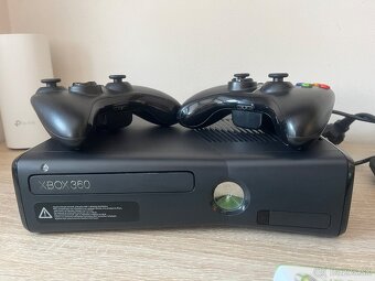 Xbox 360 + kinekt + ovladače - 2