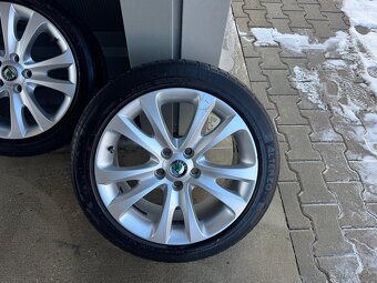 Skoda 5x112 r17 225/45 r17 - 2