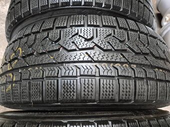 235/60 r17 zimné 4 ks KUMHO dezén 8,8 - 8,3 mm - 2