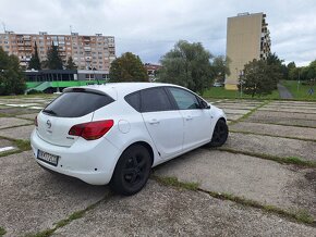 Opel Astra - 2