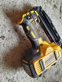 Klincovačka Dewalt DCN660 - 2