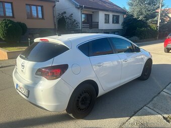 Opel Astra 1.4 103kw COSMO - 2