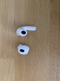 Poškodené AirPods - 2