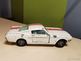 Corgi toys Ford Mustang - 2