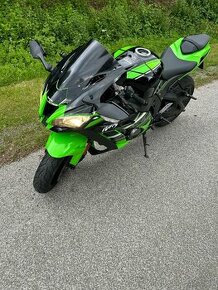 Kawasaki Ninja ZX10R - 2