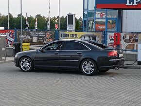 Audi A8 D3 4.2 V8 - 2