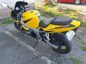 Suzuki GSX-R 600 - 2