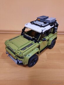 Lego Technic 42110 - Land Rover Defender - 2