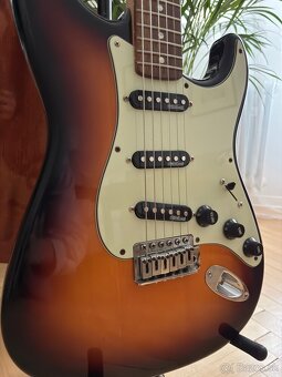 Squier Strat Bullet Sunburst (2004) - 2