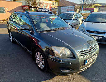 Toyota Avensis Combi 2.0 D-4D Terra - 2