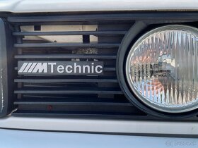 BMW E30 - M Technic emblemy - 2