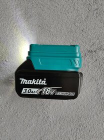 Nabíjací adapter na makita batérie z Led svetlom - 2