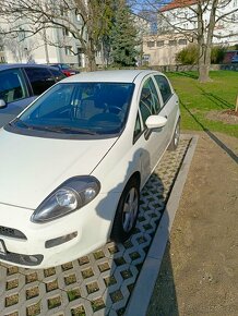 Predam Fiat Punto 1.4 57 KW r.v. 2016 vybava lounge - 2