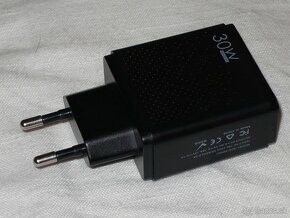 Predám 30W USB QuickCharger - 2