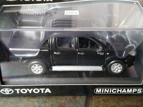 Toyota Hilux 1:43 minichamps model auta - 2