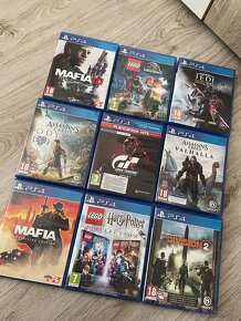 Ps 4 Pro 1TB + hry + 2x ovládač - 2