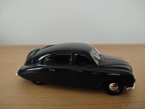 Predám model auta Tatra T600 1:43 chýba spätné zrkadlo. - 2