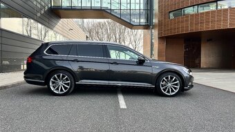 Volkswagen PASSAT B8 Variant Highline 4Motion 2.0 TDi DSG - 2