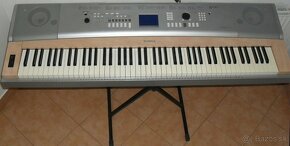 Digitální piano Yamaha Portable Grand DGX 620 - 2