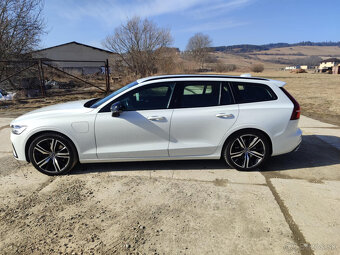 Volvo v60 R-Design 2.0 hybrid 4x4 PHEV - 2