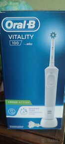 Elektricka zubna kefka Oral B - 2