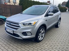 Kuga 2.0 benzin TITANIUM 2017 - 2