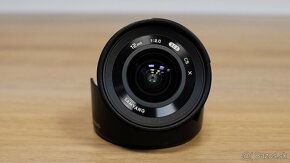 Samyang 12mm F/2.0 NCS CS pre Fujifilm X - 2