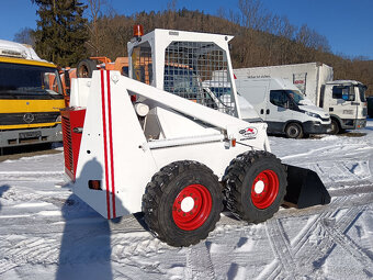 BOBCAT 825 smykový nakladač - 2