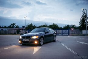 E90 330i A/T - 2