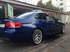 BMW 330i coupe - 2