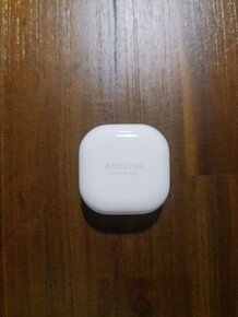 Samsung Galaxy Buds Live biele - 2