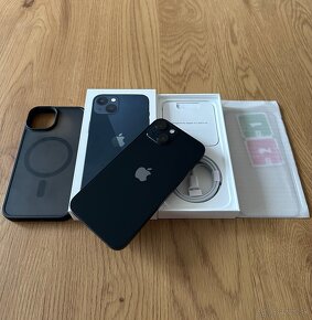 iPhone 13 128 gb Midnight v záruke + príslušenstvo - 2