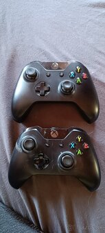 2x Xbox one controller - 2