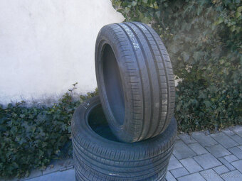 Predám 4x letné temer nové pneu Pirelli 255/45 R20 105WXL - 2