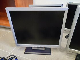 LCD monitory BenQ a AOC - 2