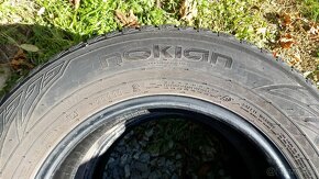 215/70r16 100H  nokian zimne - 2