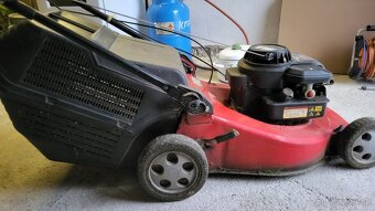 Benzínová kosačka Briggs & Stratton - 2