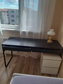 Písací stôl MICKE (Ikea) - 2