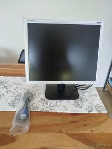 LCD  monitor LG L1918S -19" - 2