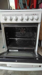 Predam plynovy sporak Electrolux - 2