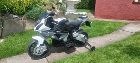 elektrická motorka BMW S1000RR - 2