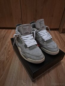 Jordan 4 frozen moments - 2