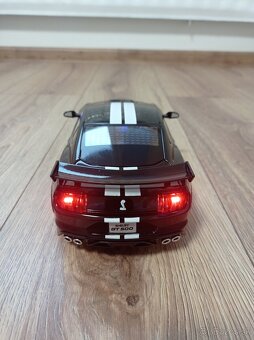 Model Ford Mustang 1:18 - 2