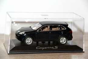 Porsche Cayenne S 2014 1:43 Minichamps - 2