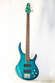 Peavey international series bass - 2