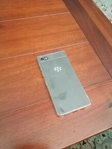 Blackberry Motion - 2