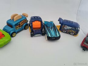 Hotwheels autíčka - 2