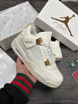 Air Jordan 4 Retro Gold And White tenisky full box - 2