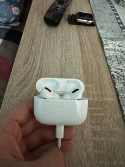 Predám Apple AirPods 1. generacie pravé slúchadlo a Magsafe - 2